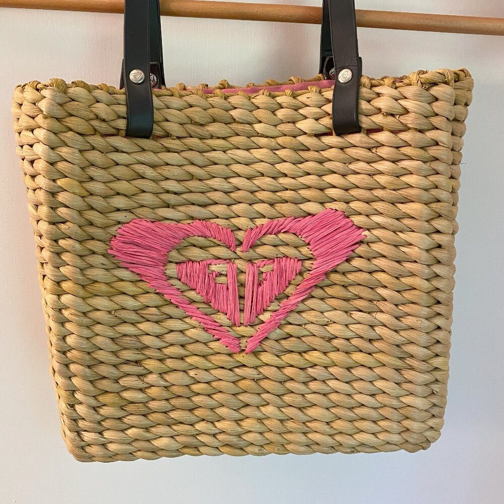 Roxy Straw Handbag with Pink LIning